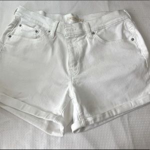White Levi’s Shorts